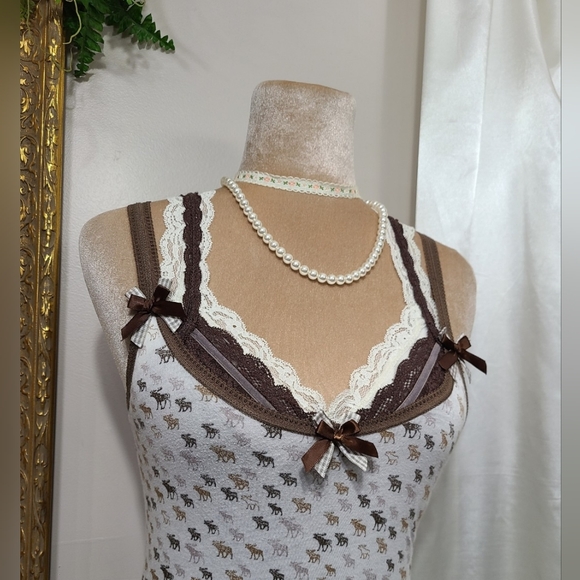 ♡ Y2K ♡ Abercrombie White & Brown Moose Print Lace Cami Tank Top - Picture 9 of 10